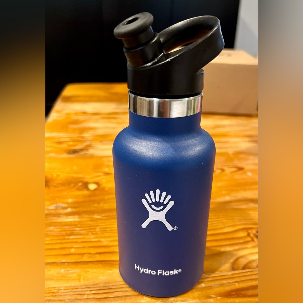 Hydro Flask Kids Sports Top Bottle 12 oz in Navy